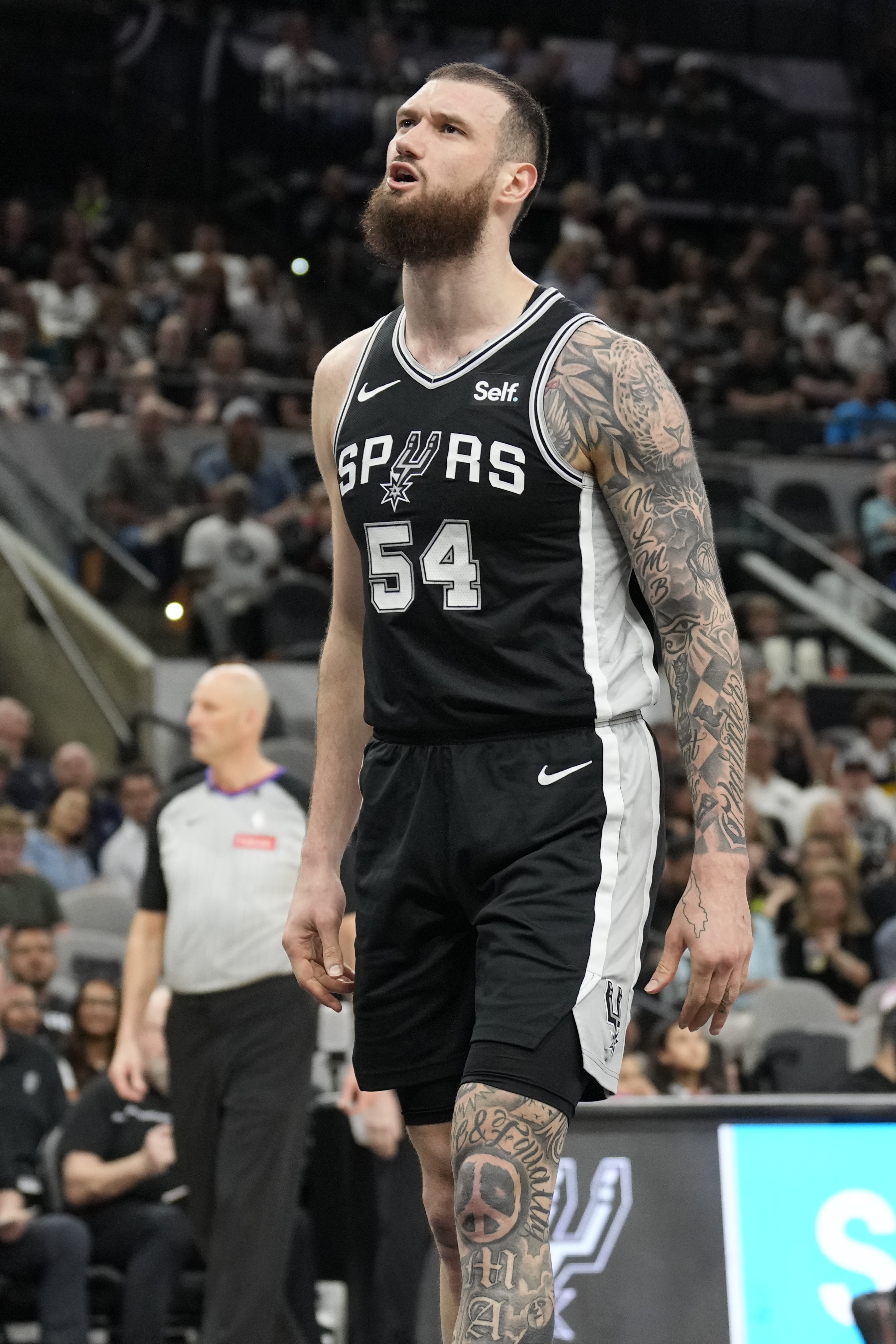 效率炸了！马穆凯拉什维利出场不到20分钟狂砍34分 创NBA历史纪录